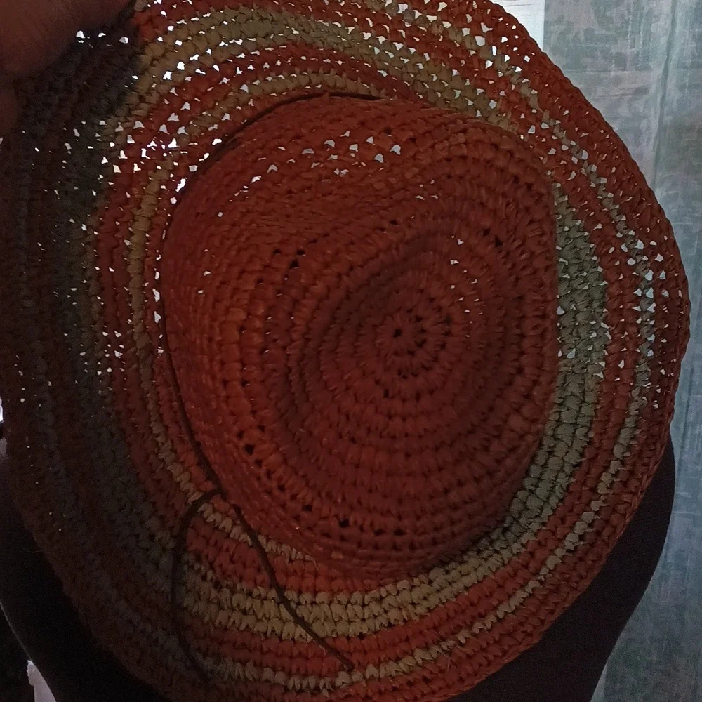 ROXY Sun Hat 🌞🦩 - Picture 5 of 8